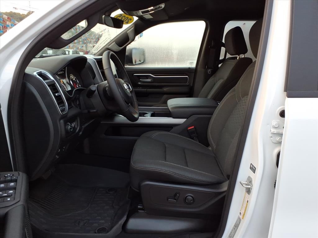 2025 RAM 1500 Big Horn Crew Cab 4x4 5'7" Box