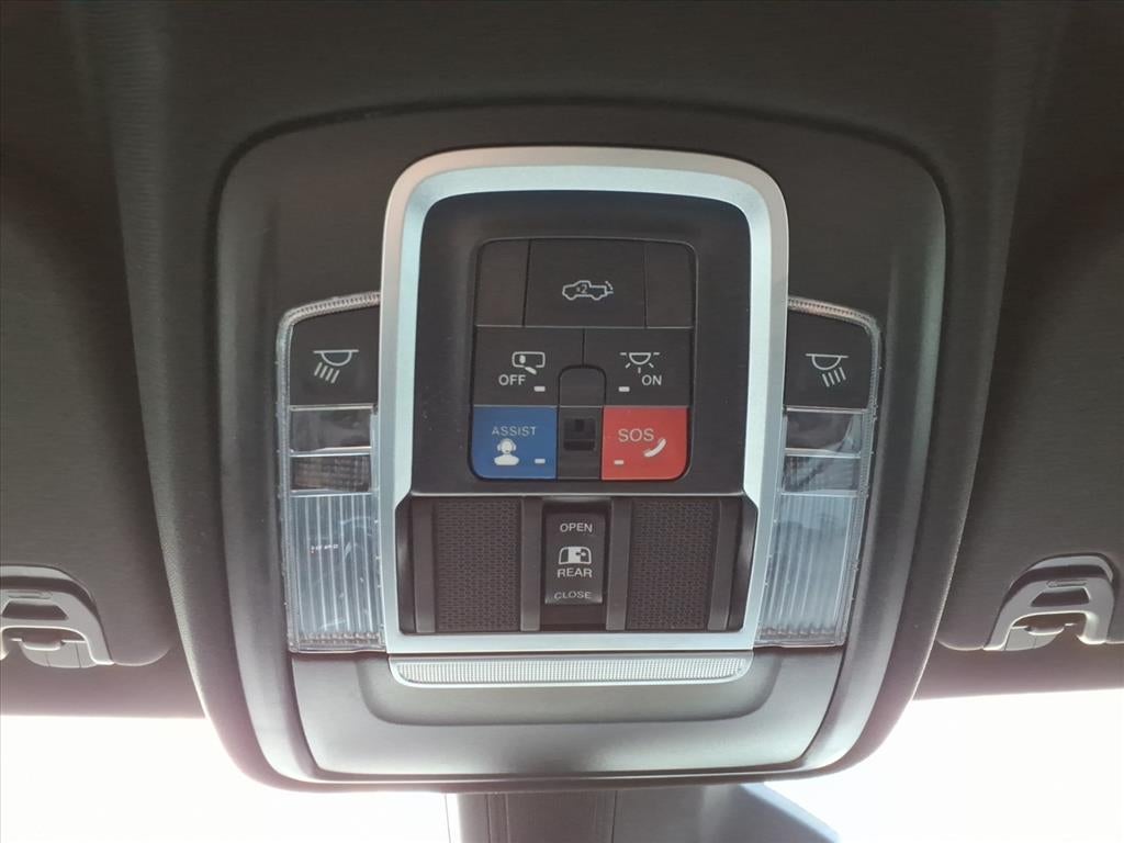 2025 RAM 1500 Big Horn Crew Cab 4x4 5'7" Box