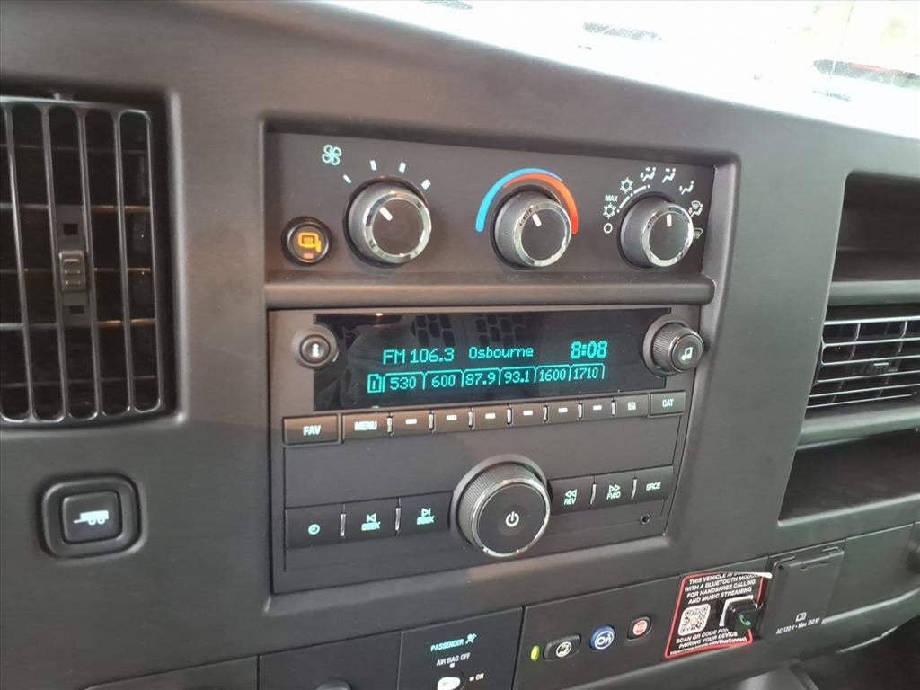 2025 Chevrolet Express Cargo WT