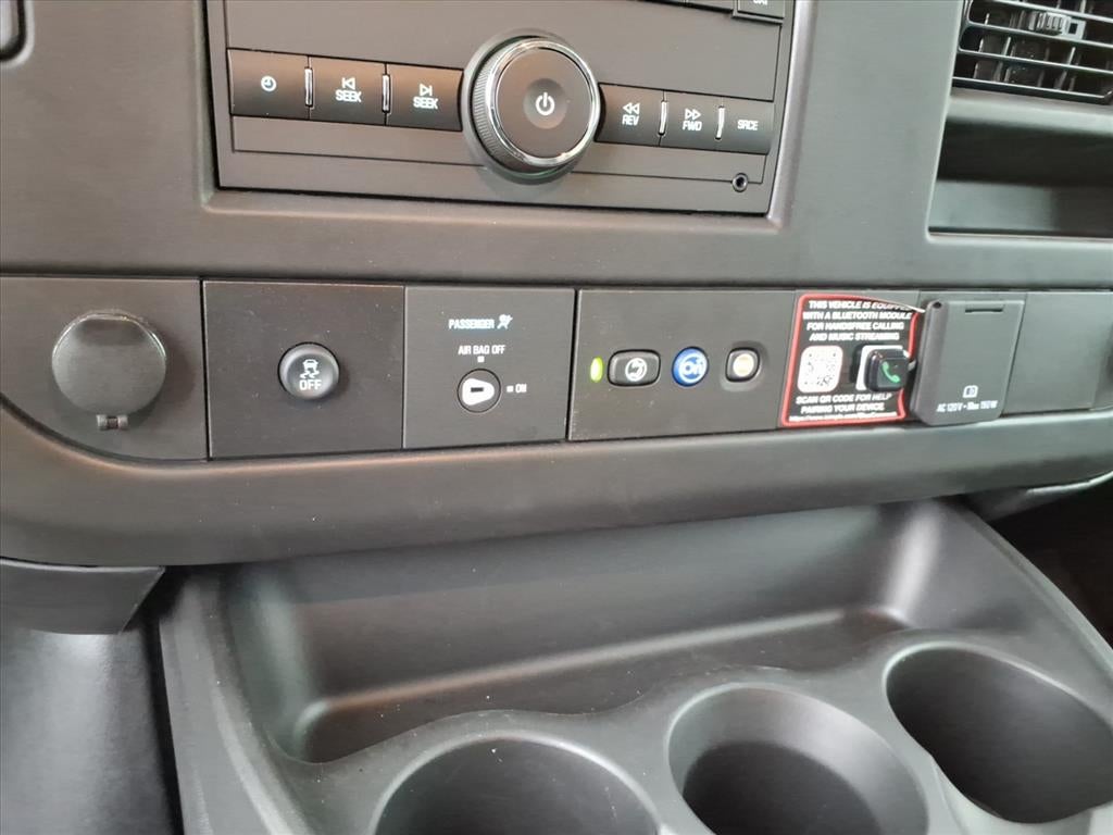 2025 Chevrolet Express Cargo WT