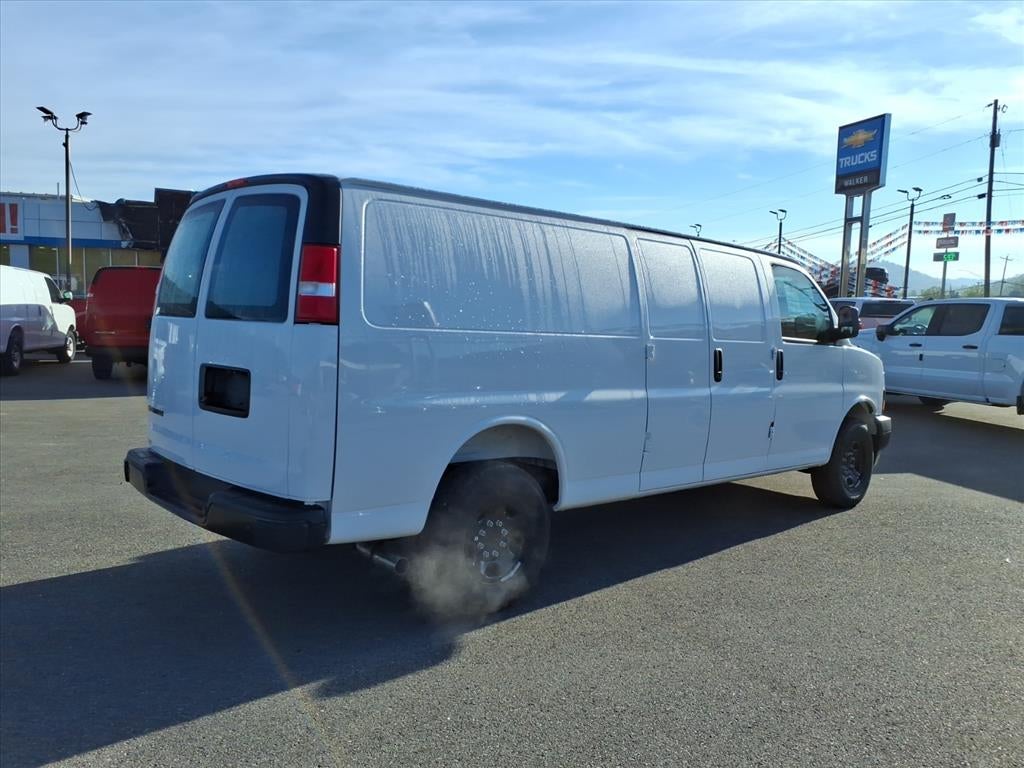 2026 Chevrolet Express Cargo WT