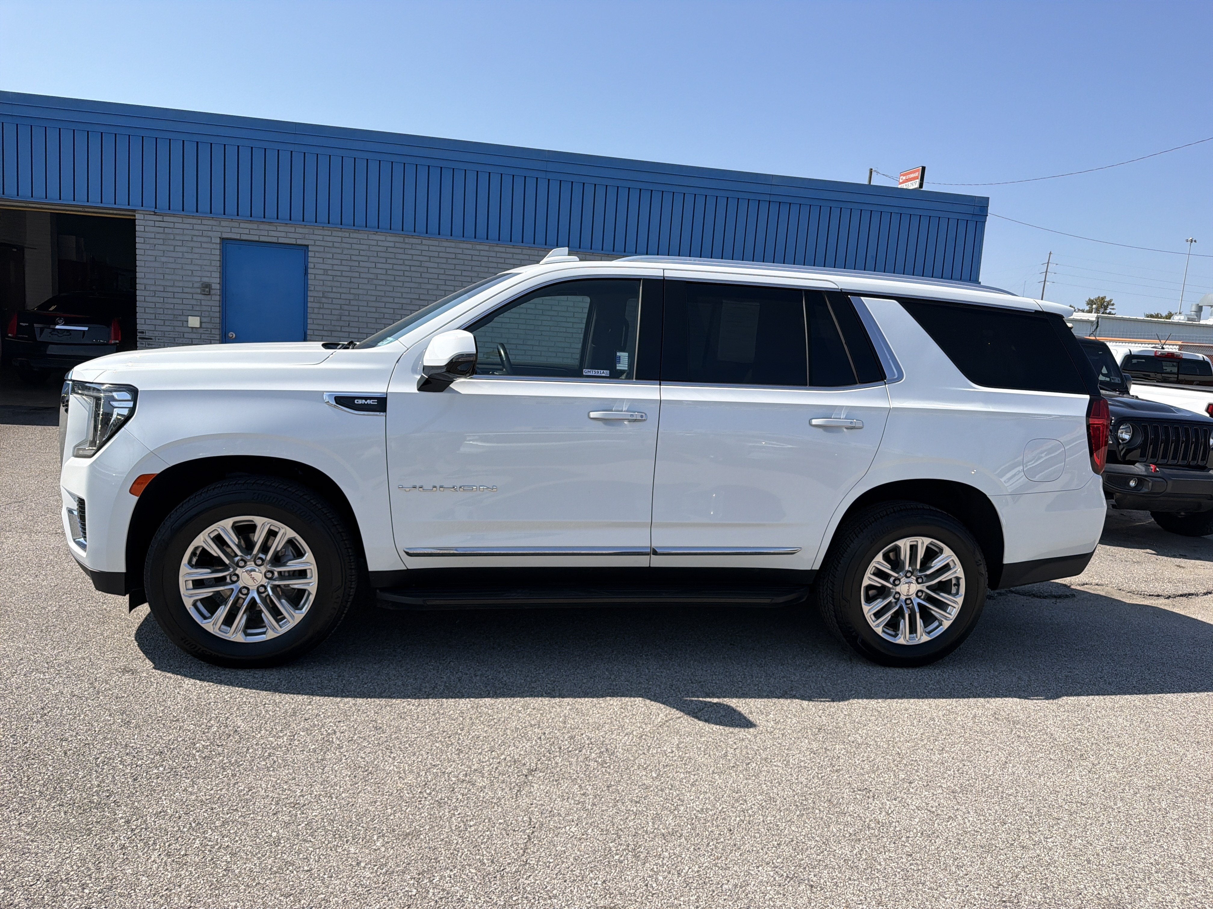 2022 GMC Yukon SLT