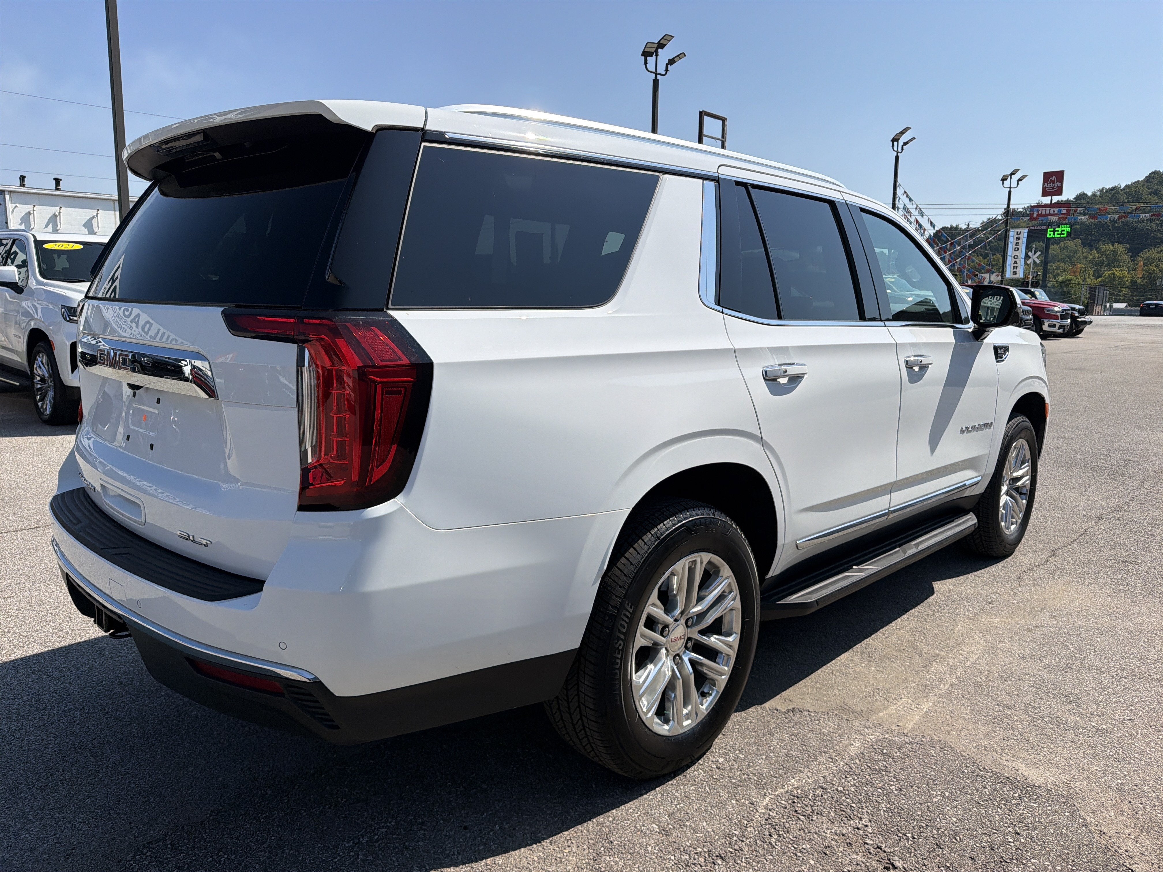 2022 GMC Yukon SLT