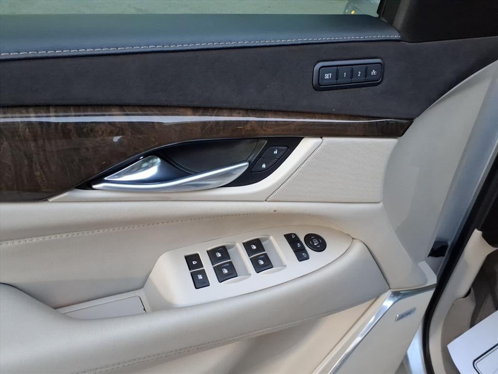 2018 Cadillac Escalade Luxury