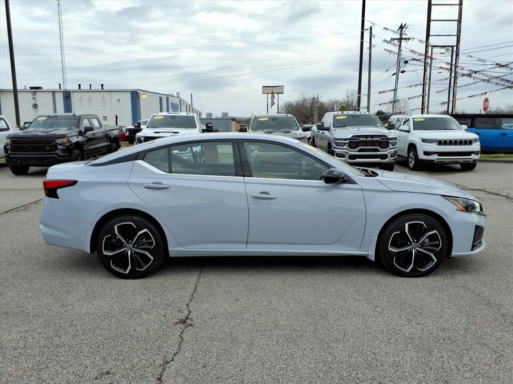 2023 Nissan Altima SR Intelligent AWD