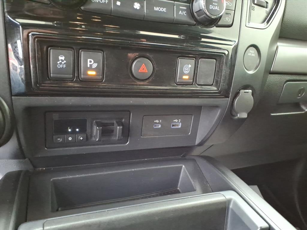 2021 Nissan TITAN Crew Cab PRO-4X 4x4