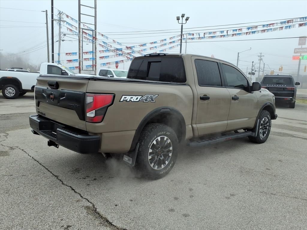 2021 Nissan TITAN Crew Cab PRO-4X 4x4