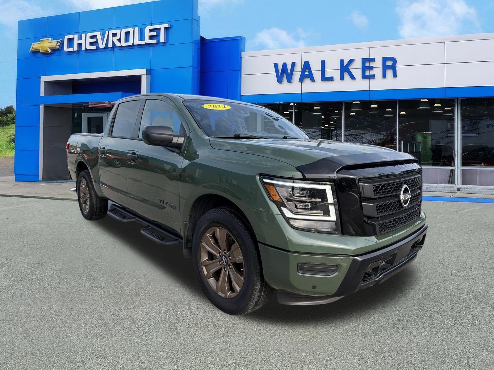 2024 Nissan TITAN Crew Cab SV 4x4