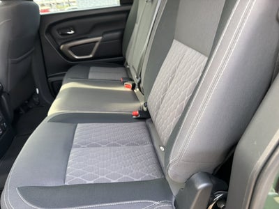 2024 Nissan TITAN Crew Cab SV 4x4