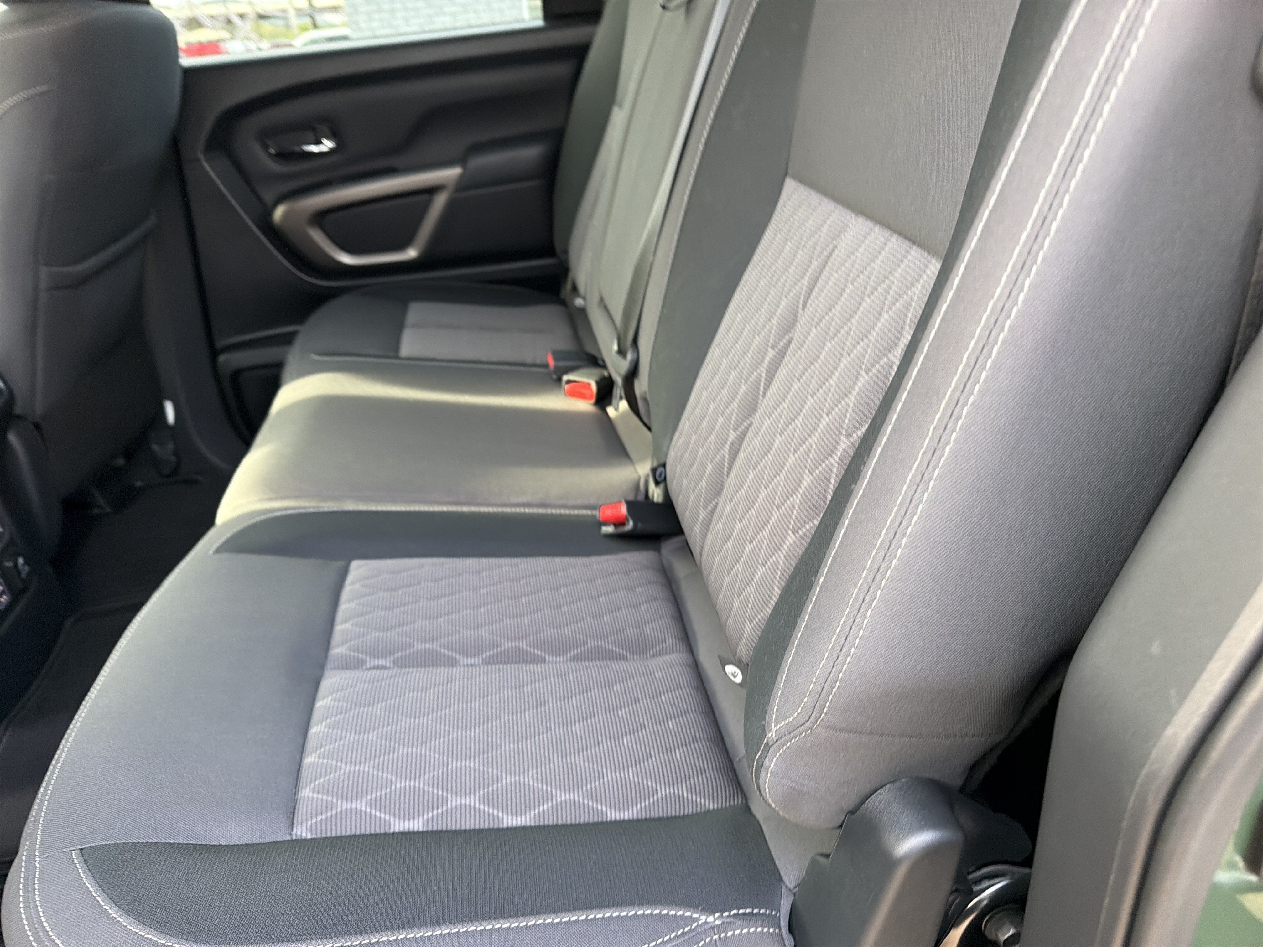 2024 Nissan TITAN Crew Cab SV 4x4