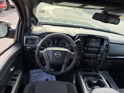 2024 Nissan TITAN Crew Cab SV 4x4
