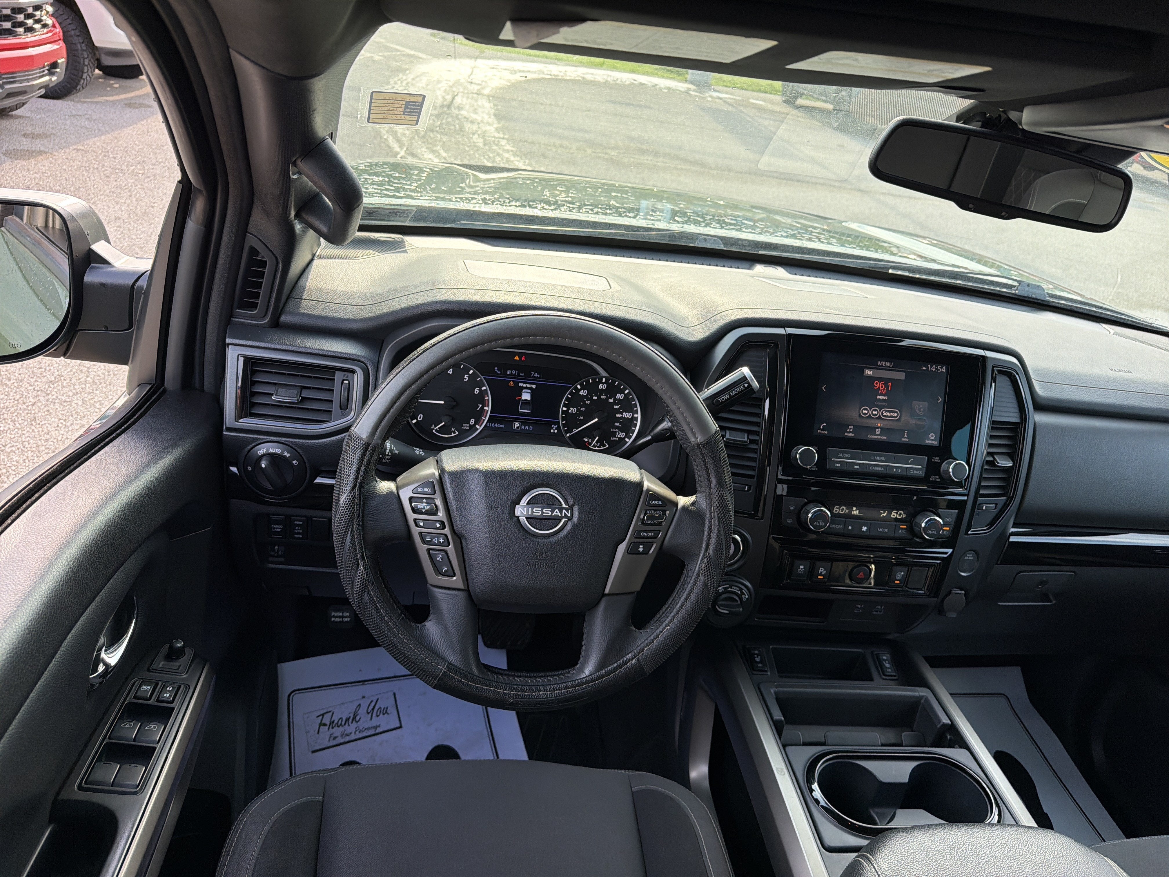 2024 Nissan TITAN Crew Cab SV 4x4