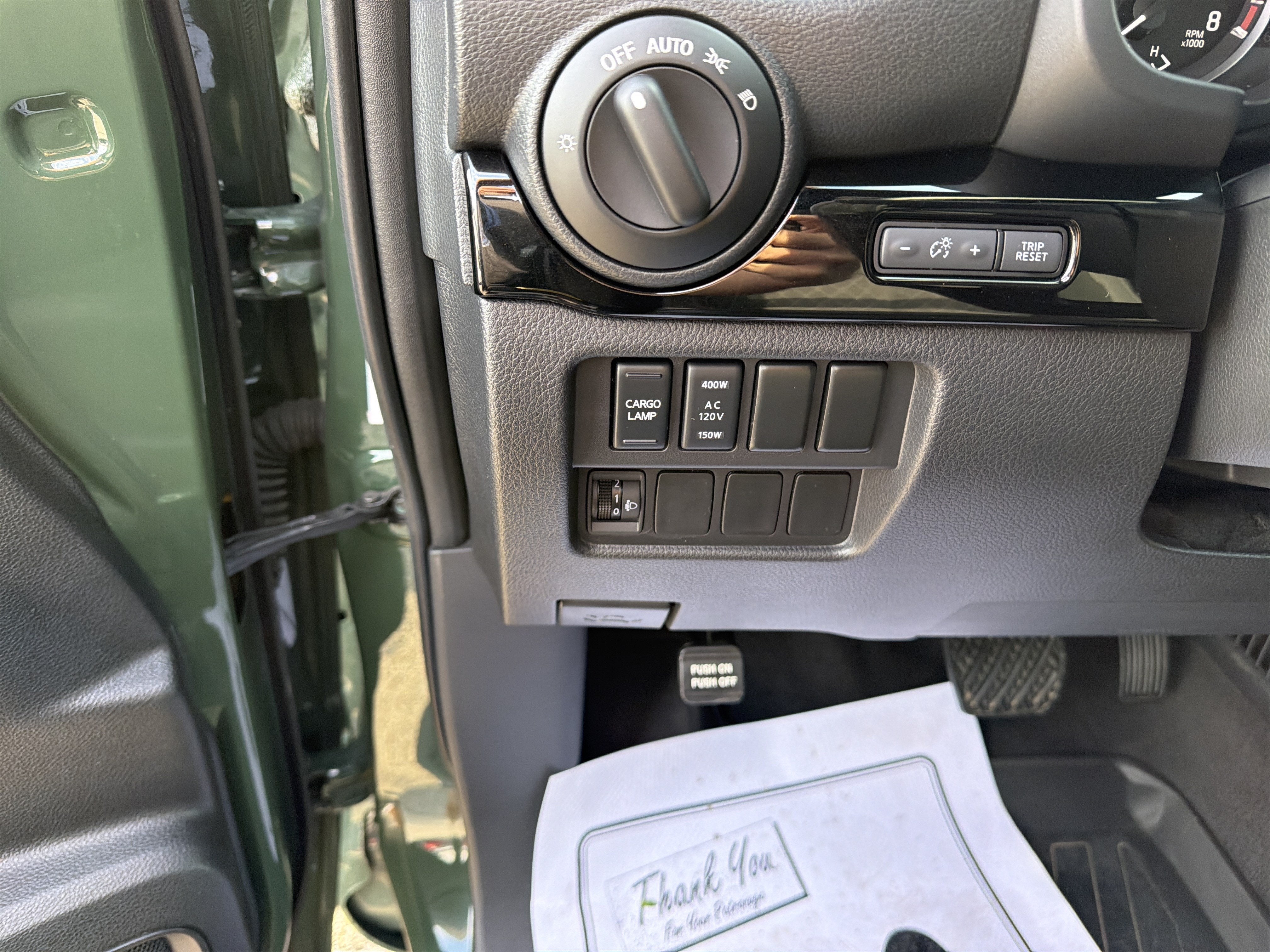 2024 Nissan TITAN Crew Cab SV 4x4
