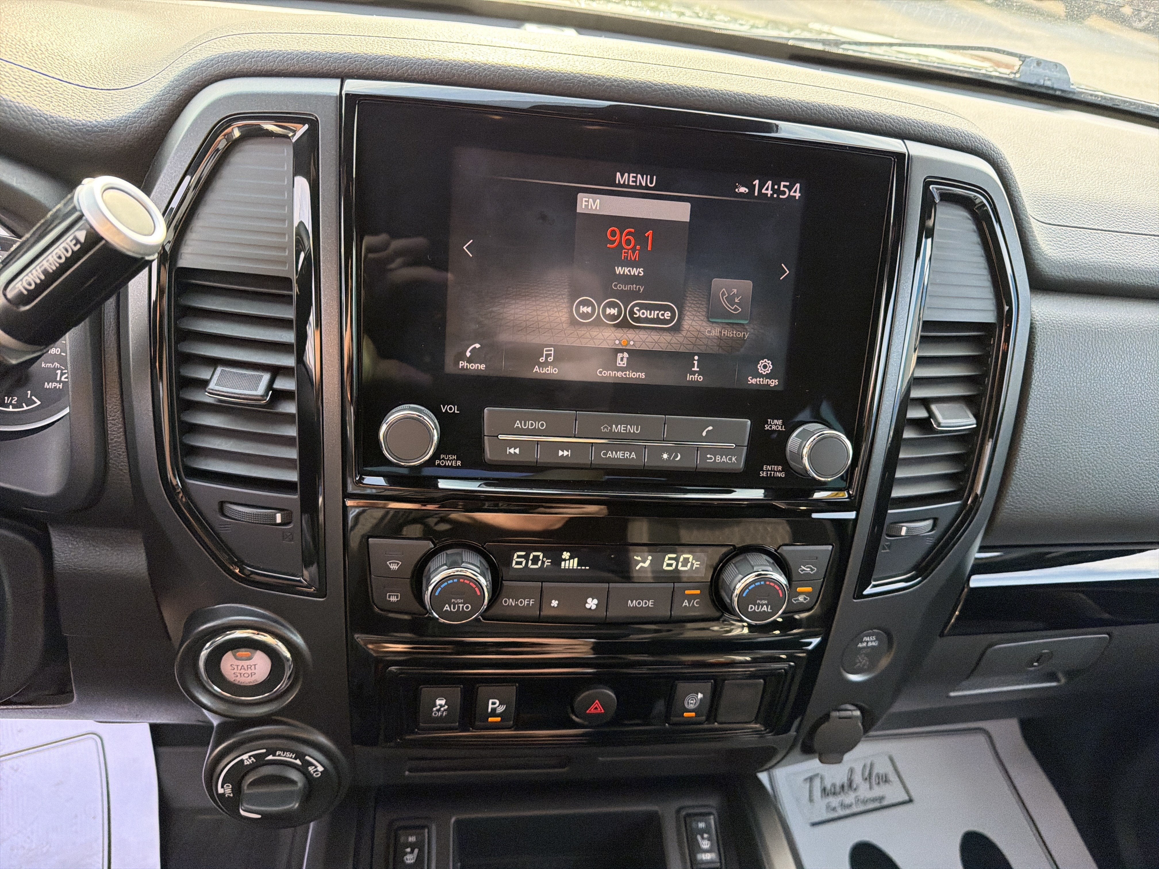 2024 Nissan TITAN Crew Cab SV 4x4