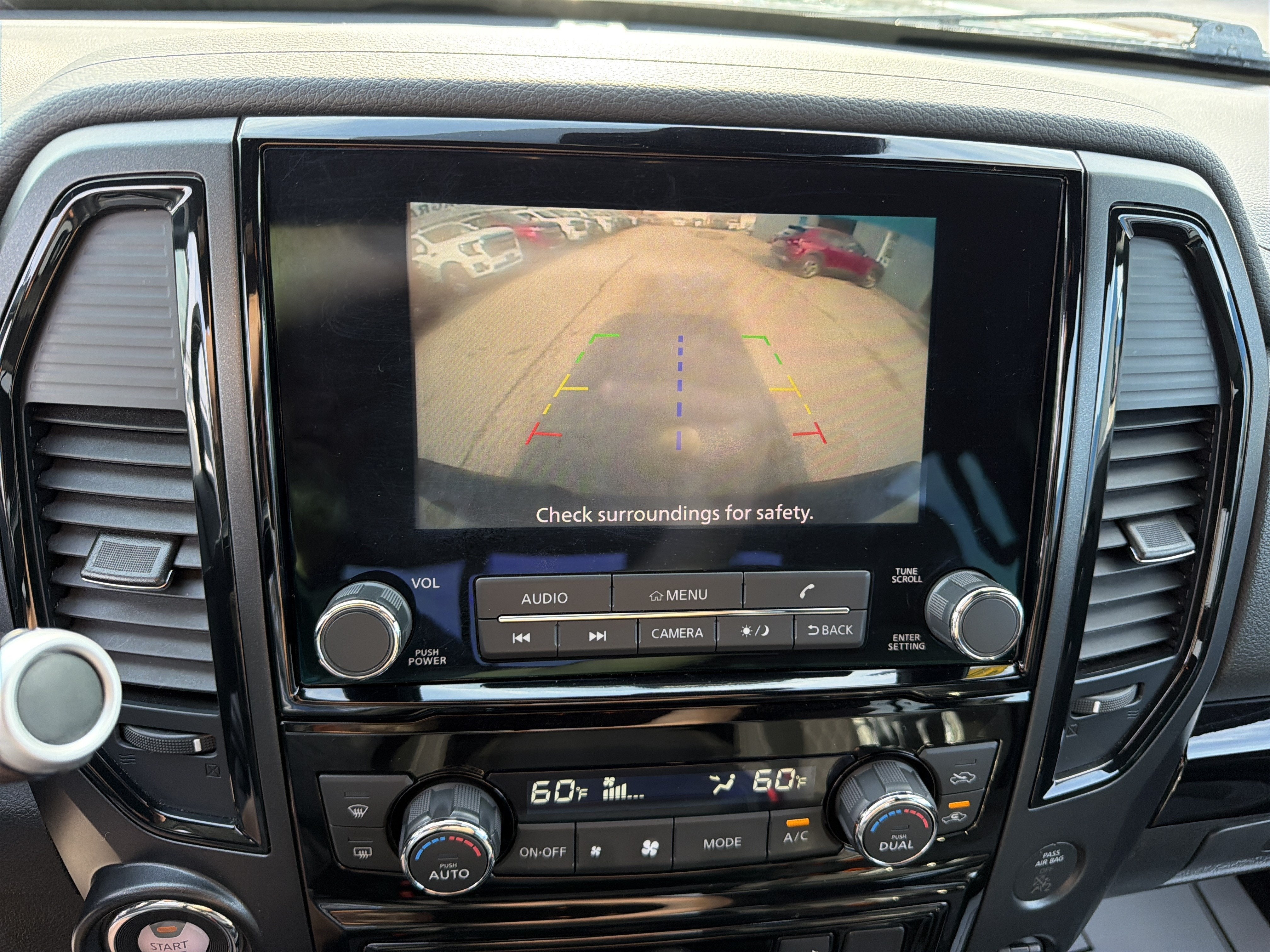 2024 Nissan TITAN Crew Cab SV 4x4