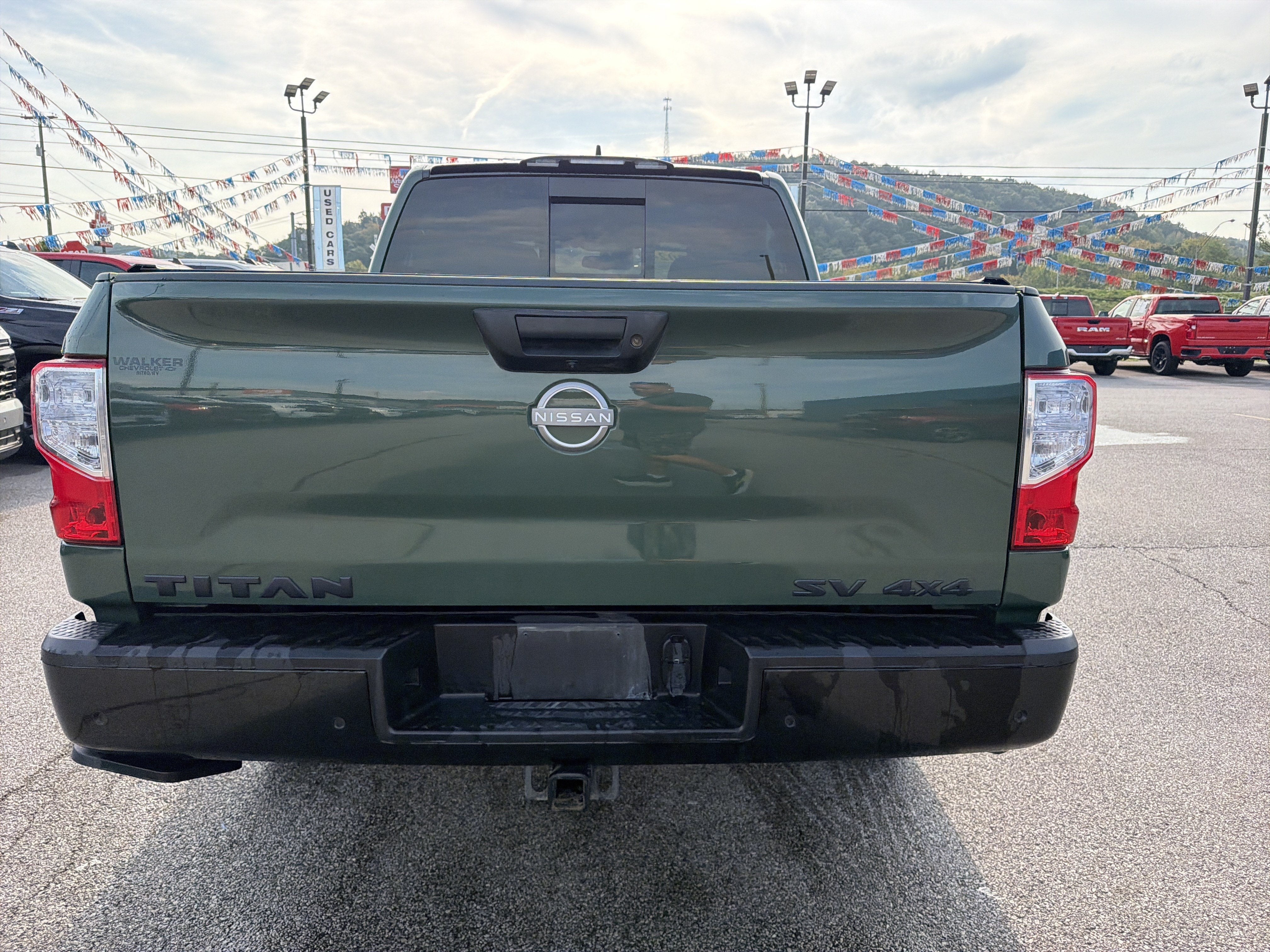 2024 Nissan TITAN Crew Cab SV 4x4