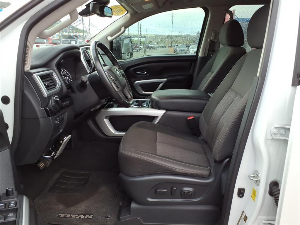 2021 Nissan TITAN Crew Cab SV 4x4