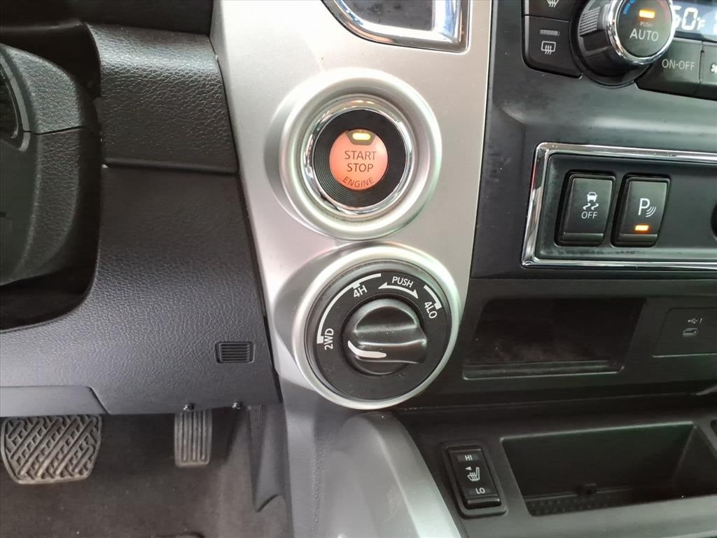 2021 Nissan TITAN Crew Cab SV 4x4