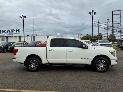 2021 Nissan TITAN Crew Cab SV 4x4