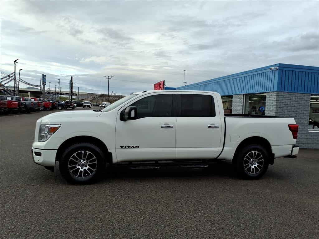 2021 Nissan TITAN Crew Cab SV 4x4