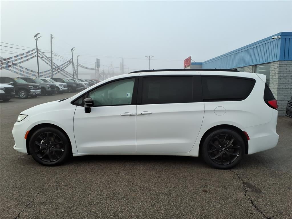 2025 Chrysler Pacifica Limited