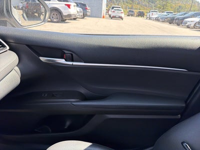 2022 Toyota Camry SE AWD