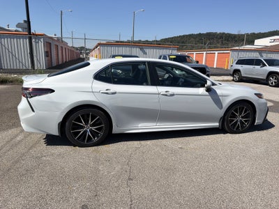 2022 Toyota Camry SE AWD
