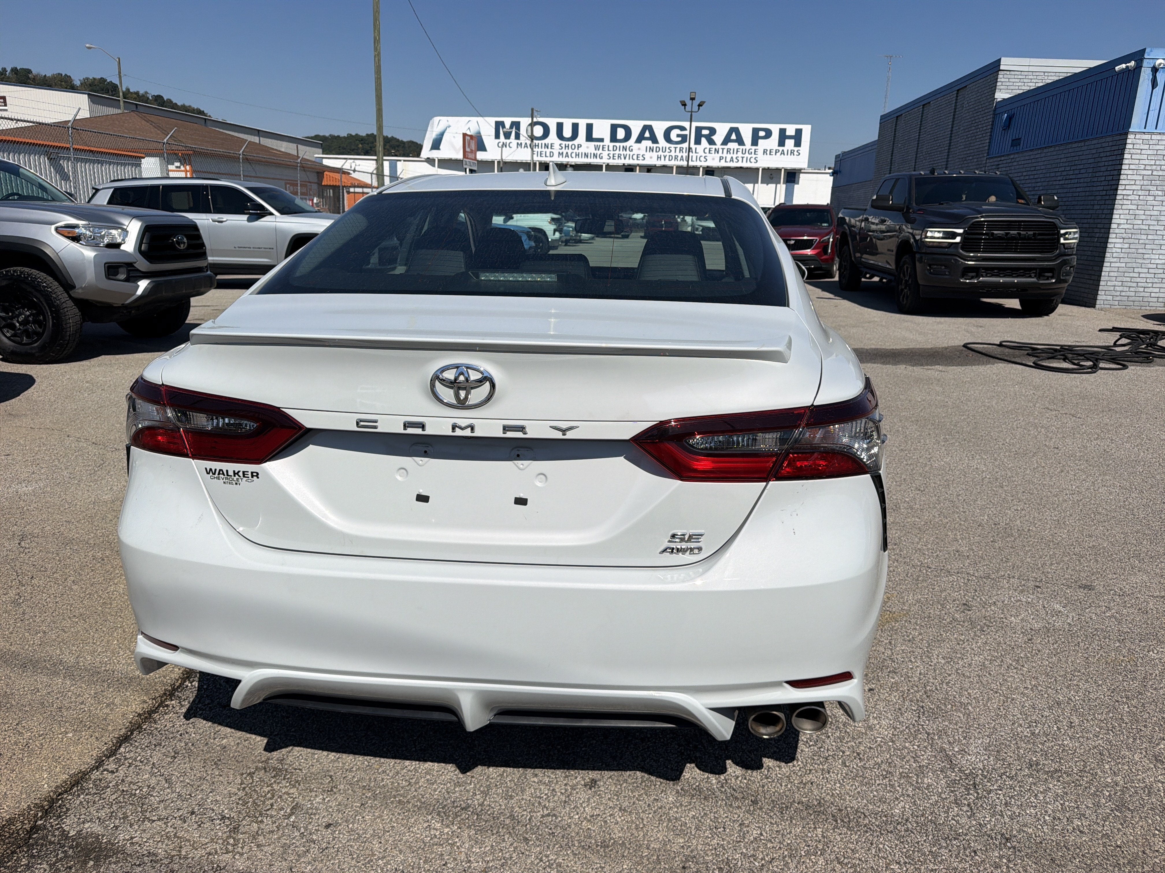 2022 Toyota Camry SE AWD