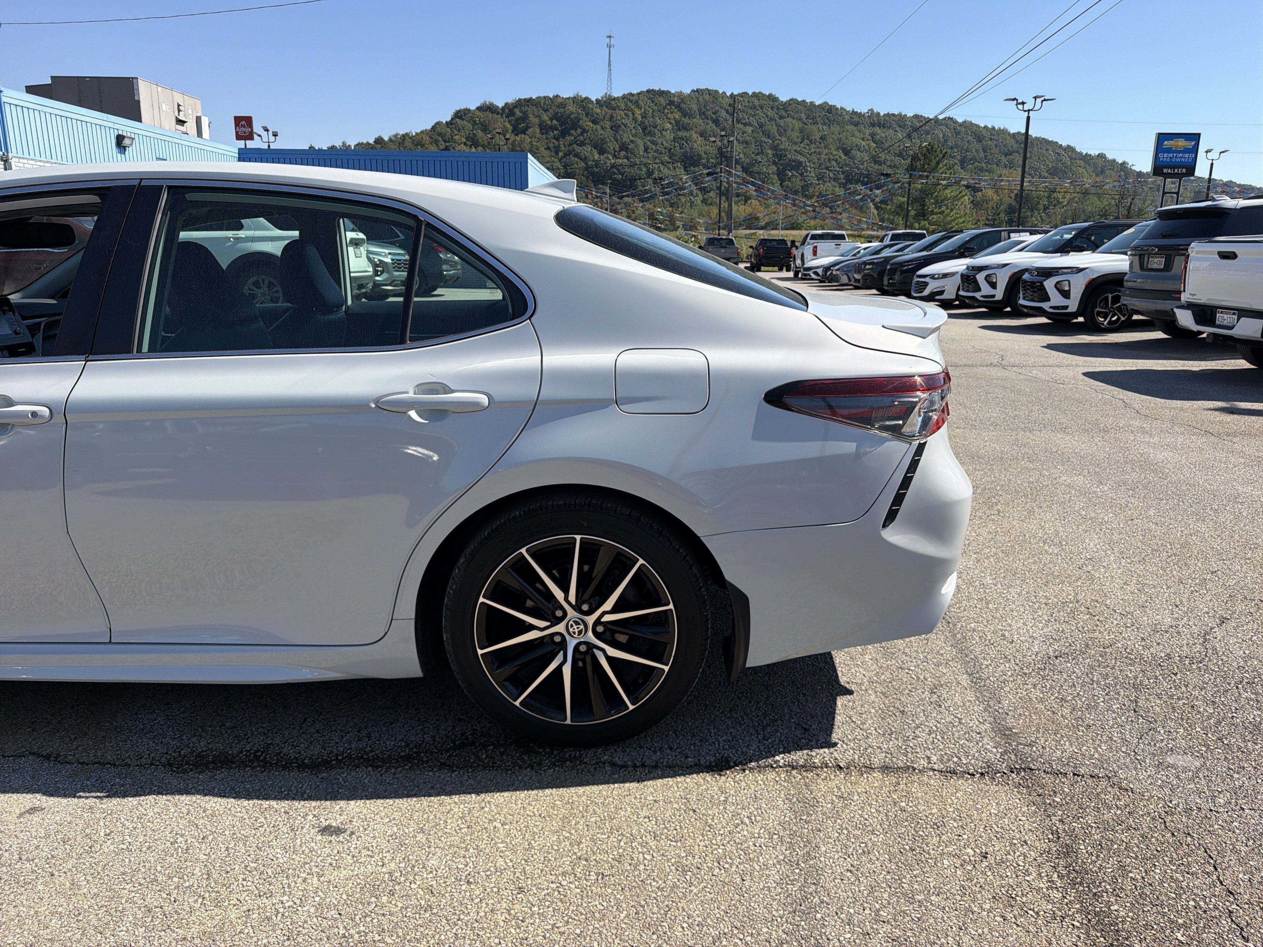 2022 Toyota Camry SE AWD