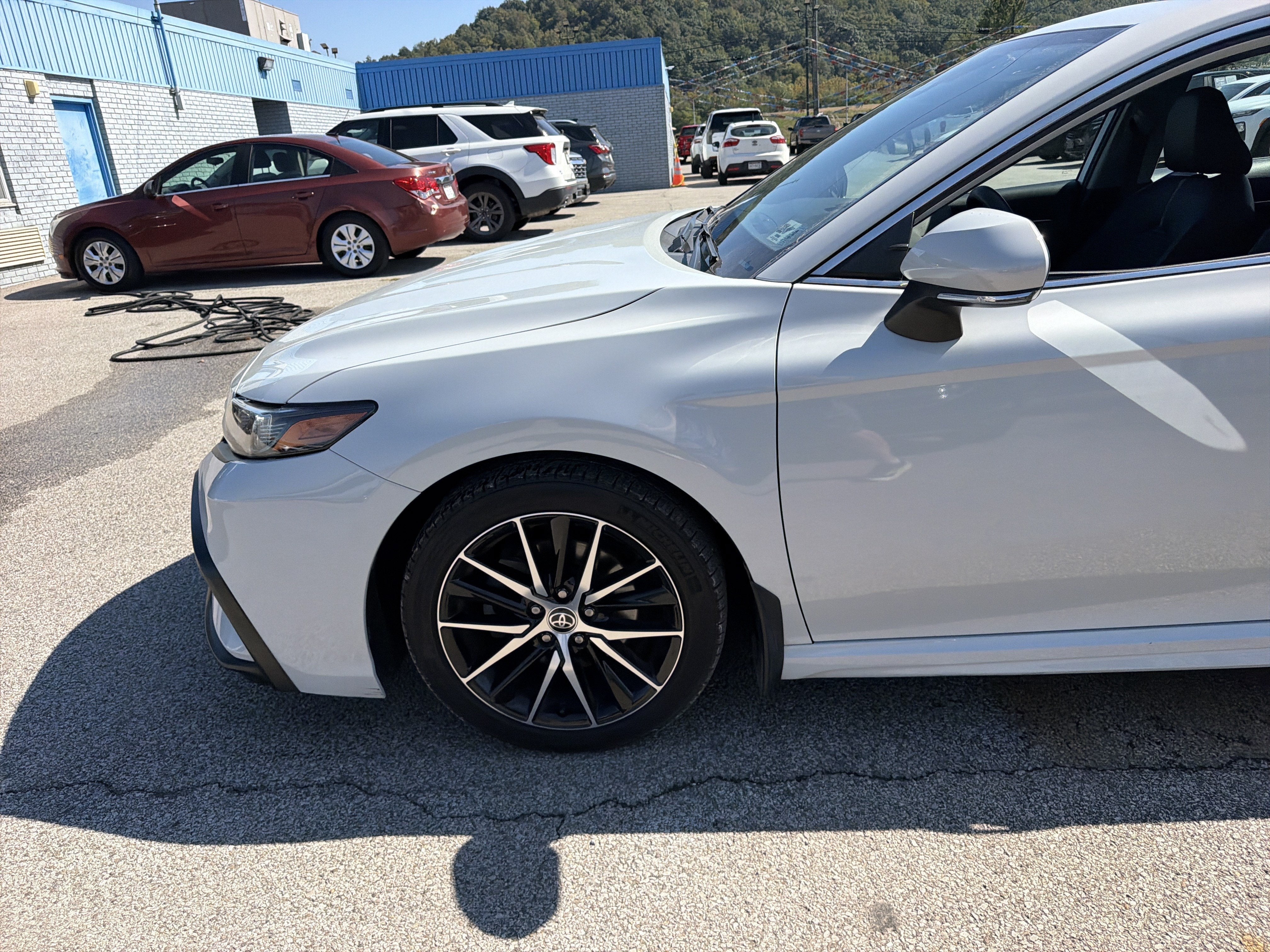 2022 Toyota Camry SE AWD