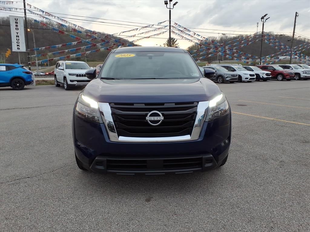 2025 Nissan Pathfinder SV 4WD
