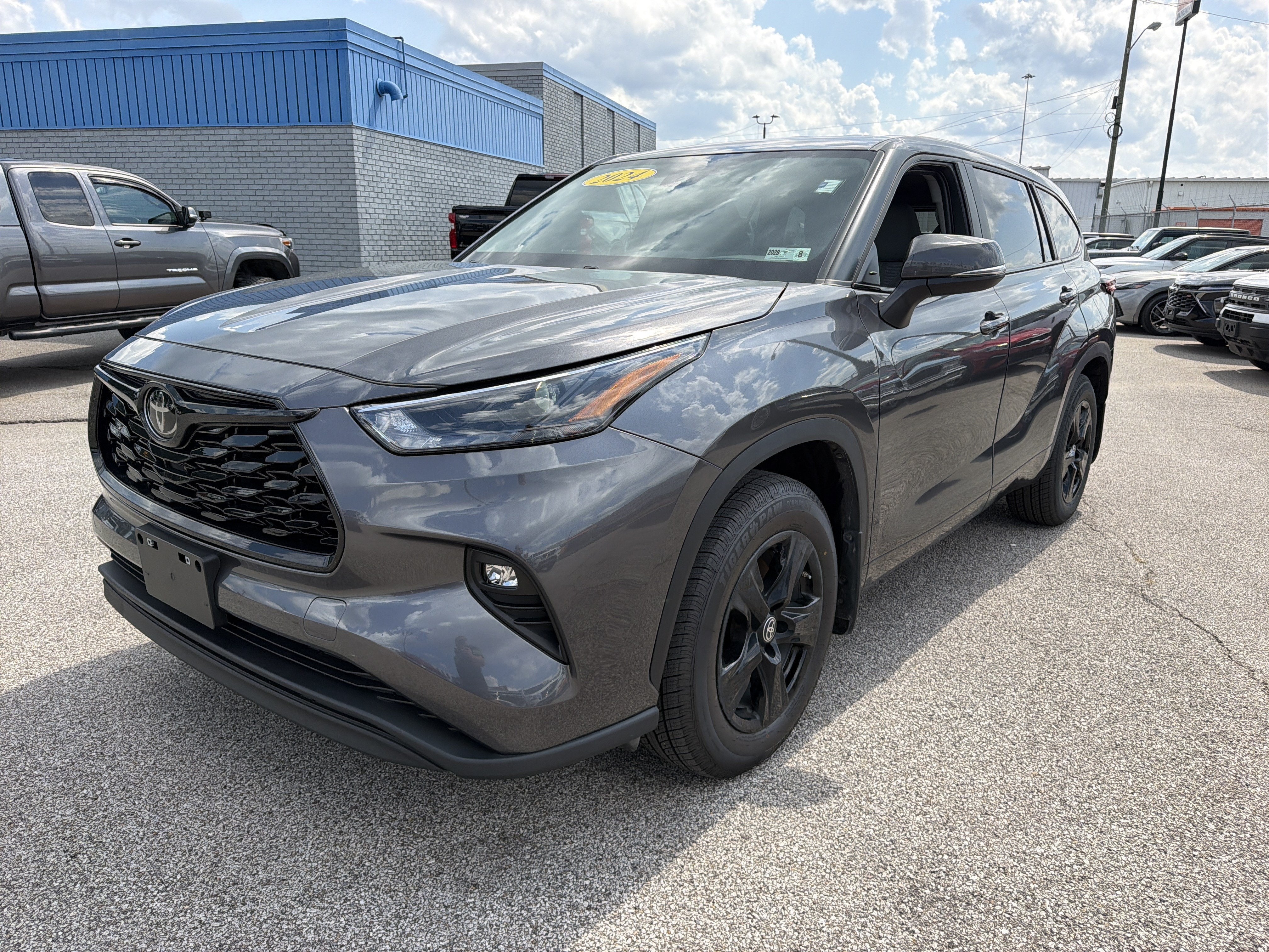 2024 Toyota Highlander LE
