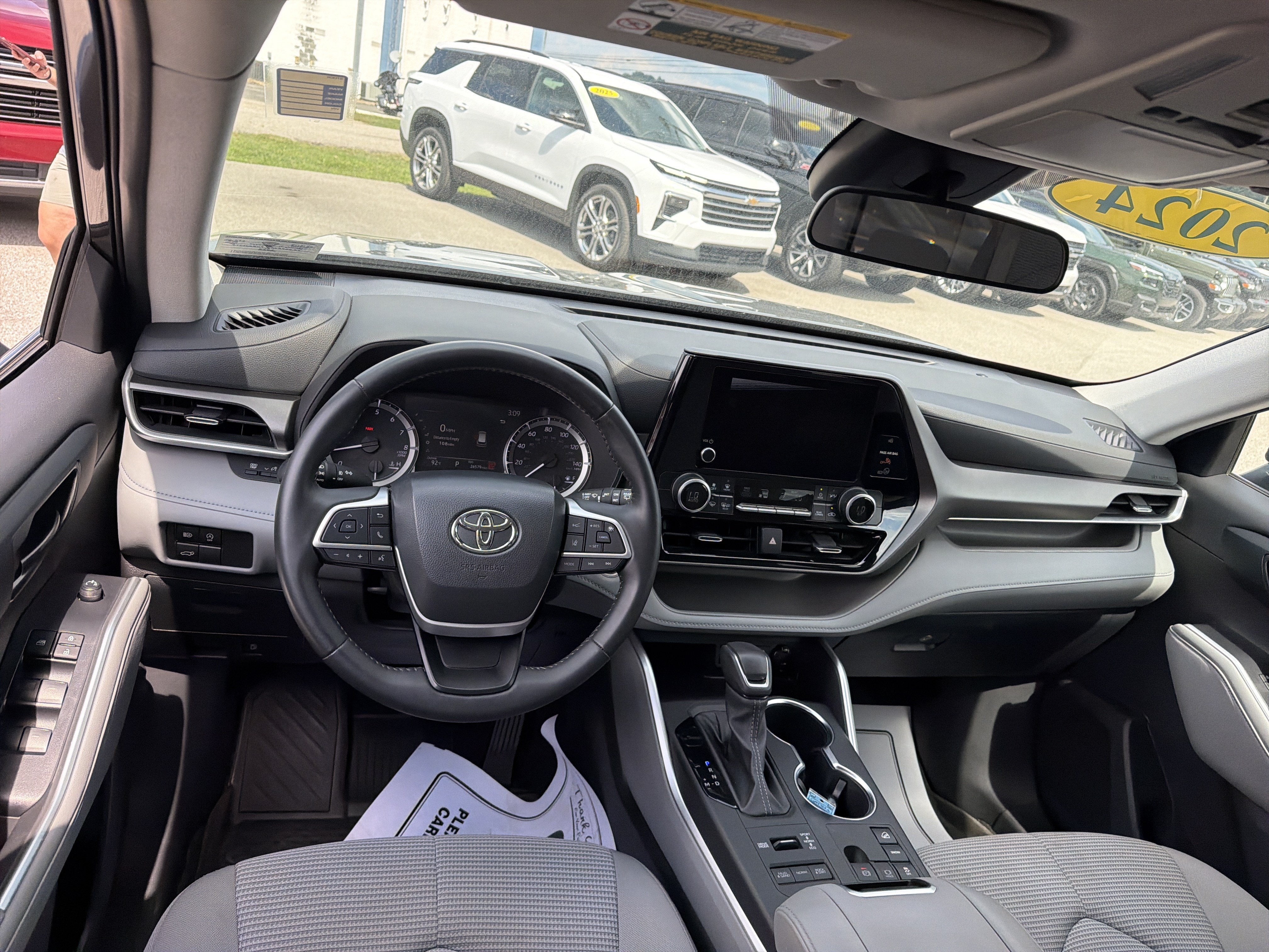 2024 Toyota Highlander LE