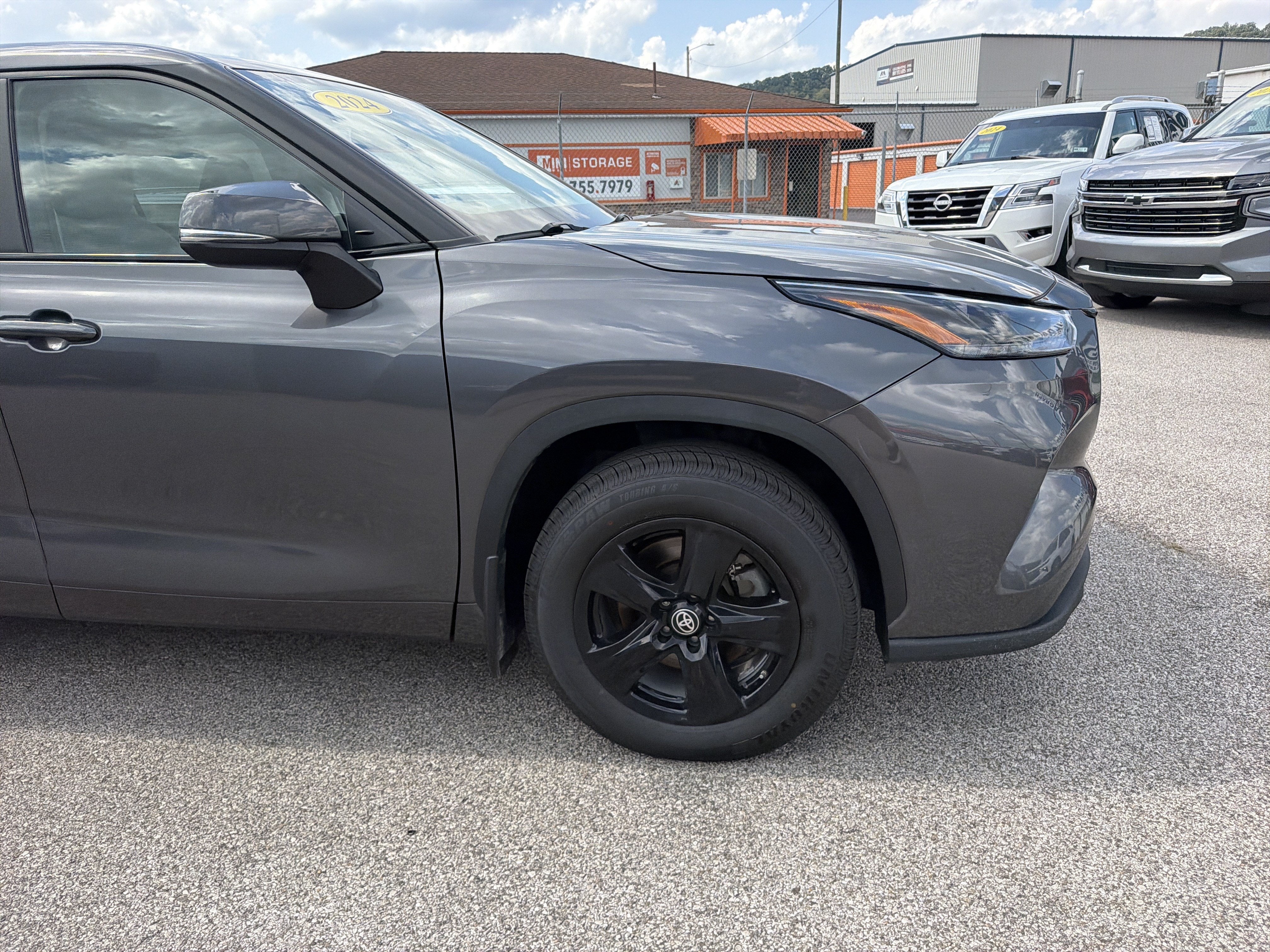 2024 Toyota Highlander LE
