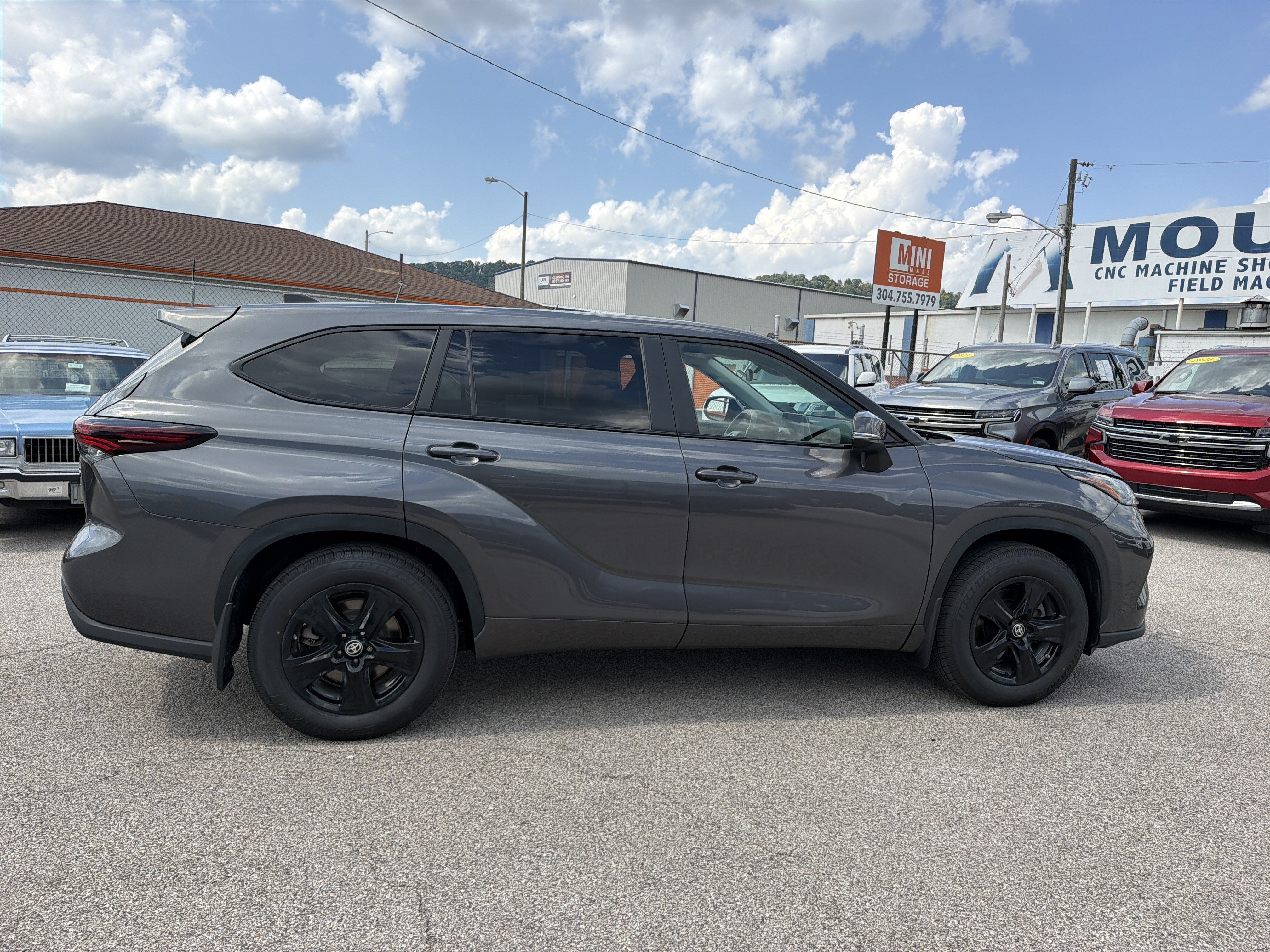 2024 Toyota Highlander LE