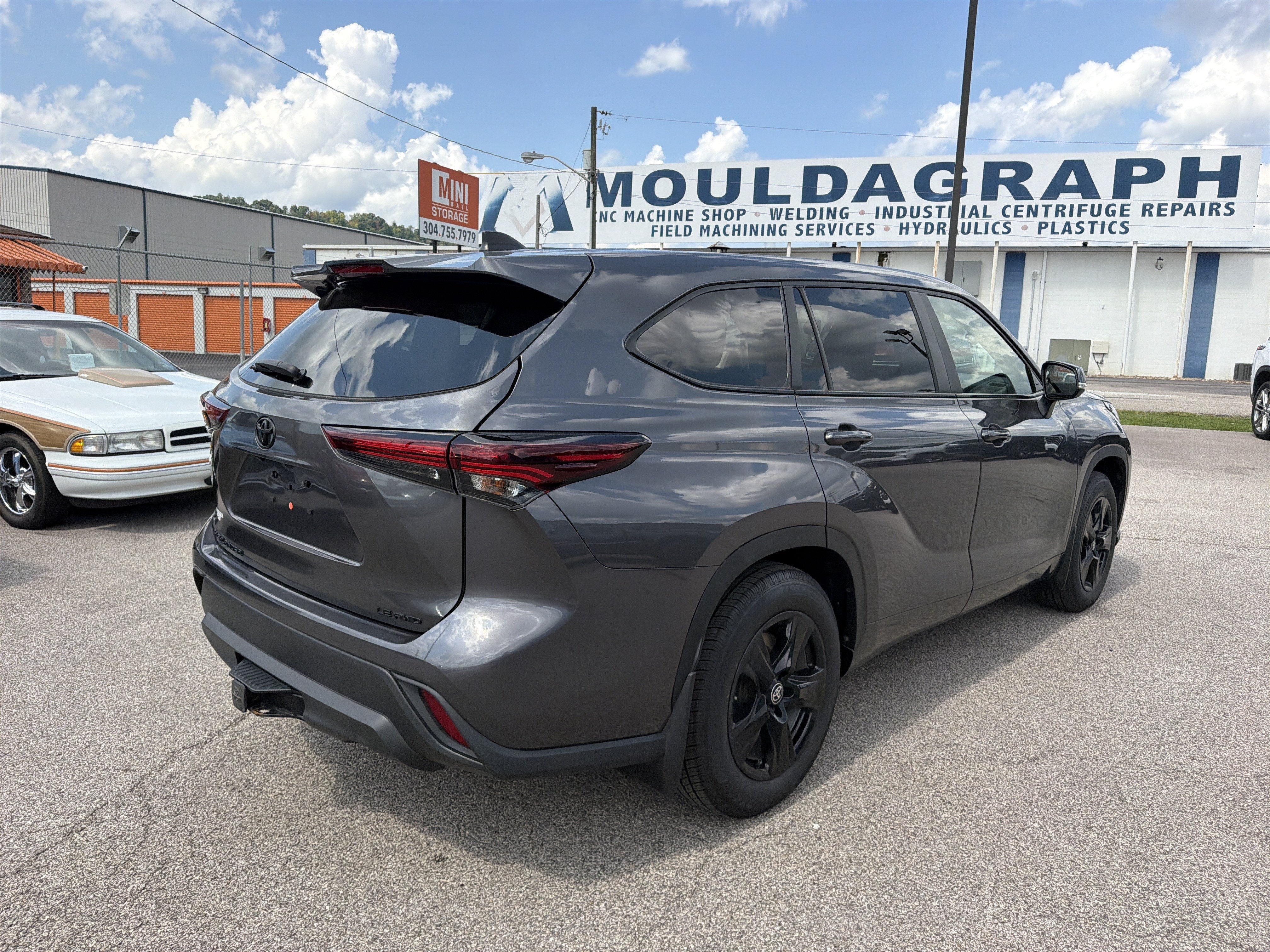 2024 Toyota Highlander LE
