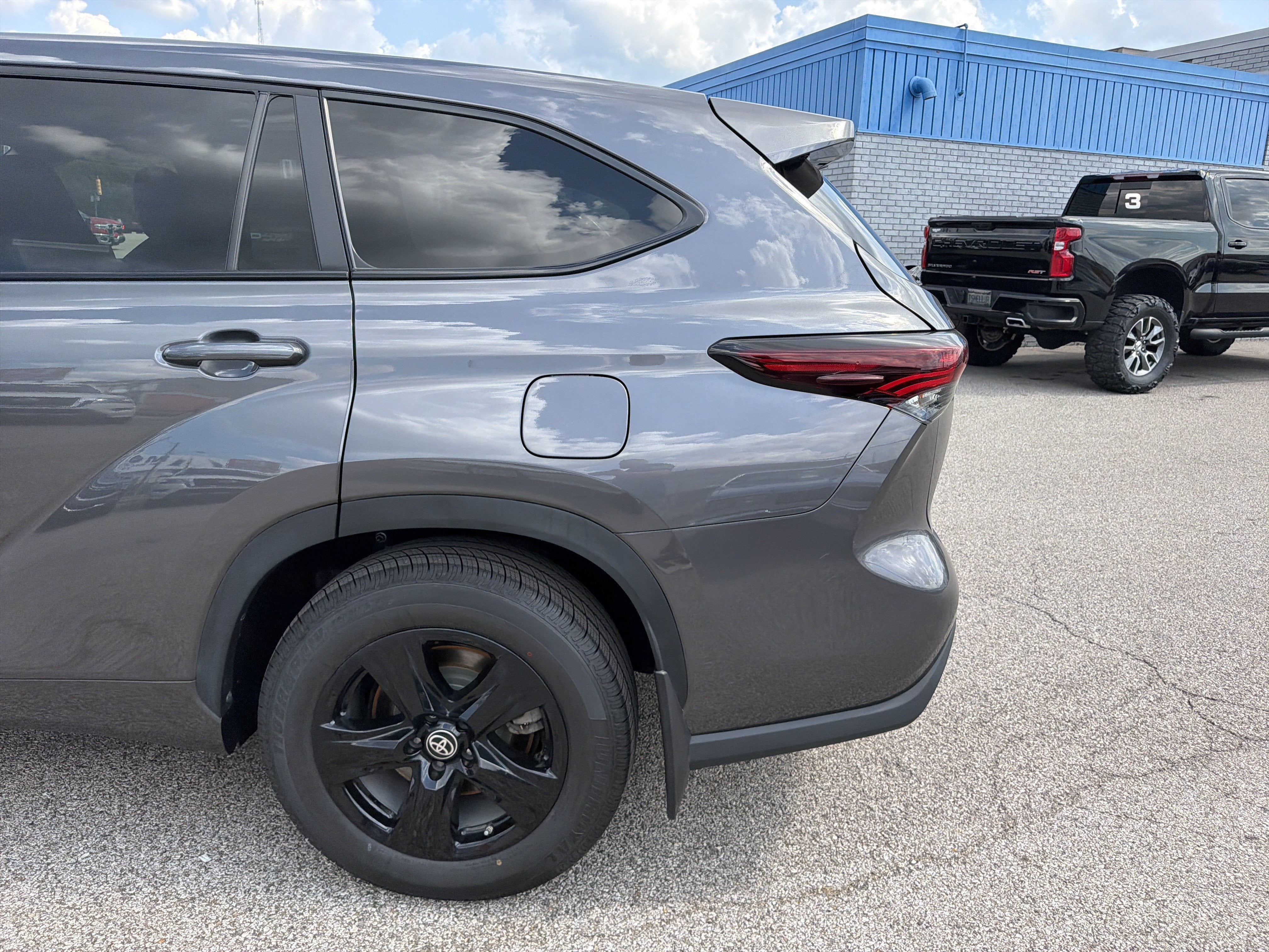 2024 Toyota Highlander LE