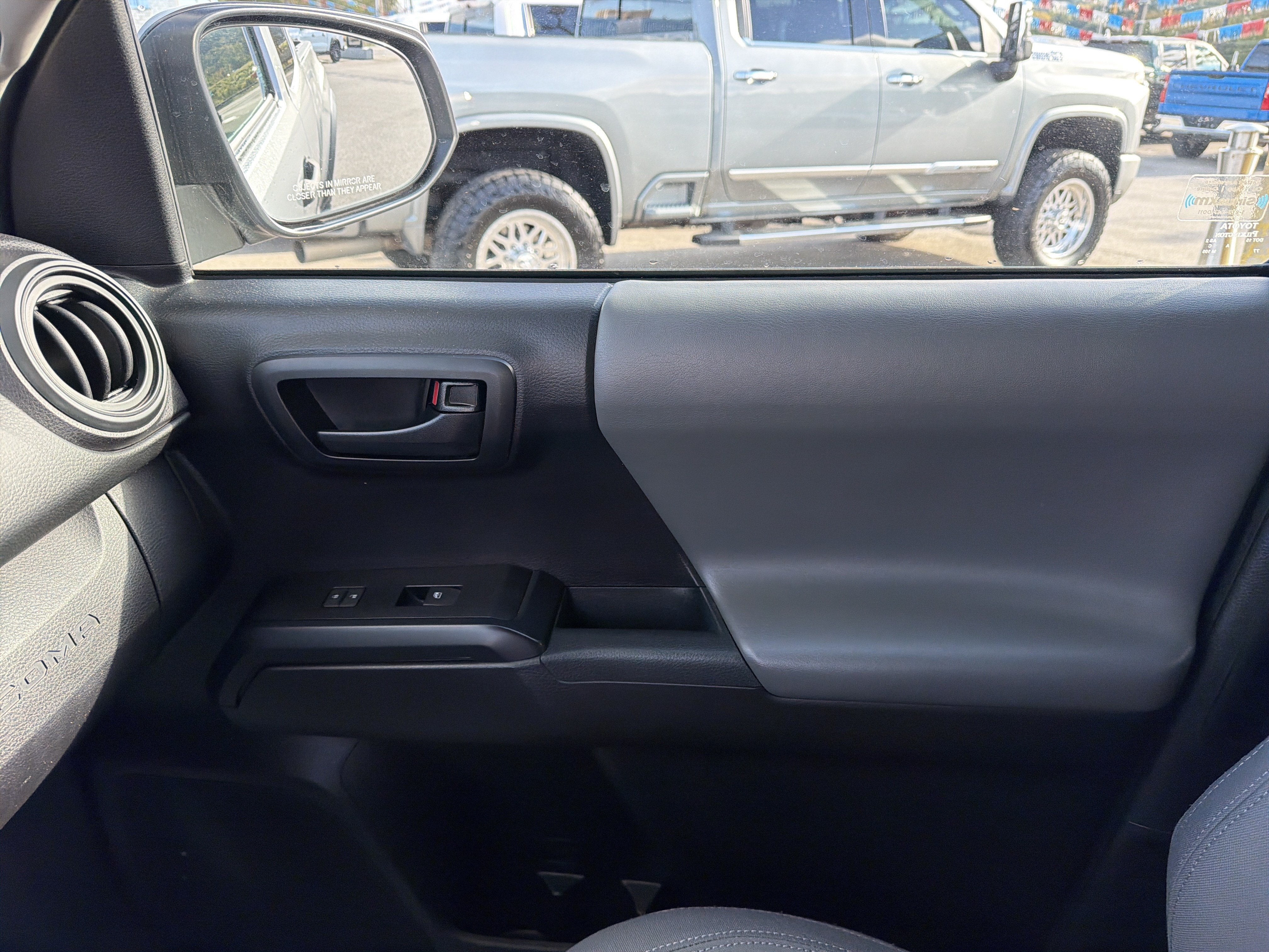 2020 Toyota Tacoma SR V6